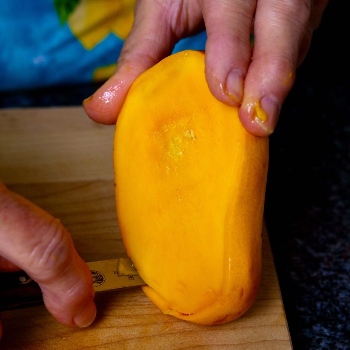 How to Cut a Mango - Mia's Cucina